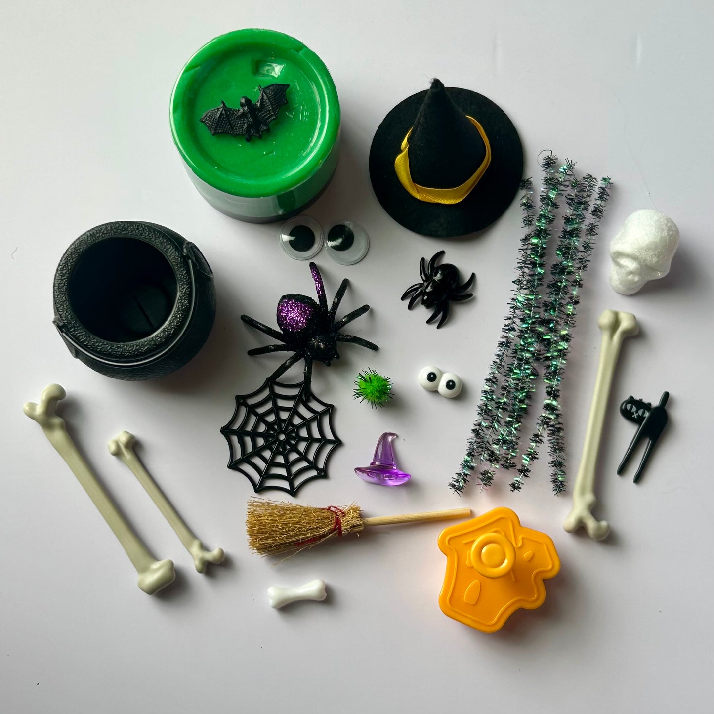 Build a Witch Play Dough Kit